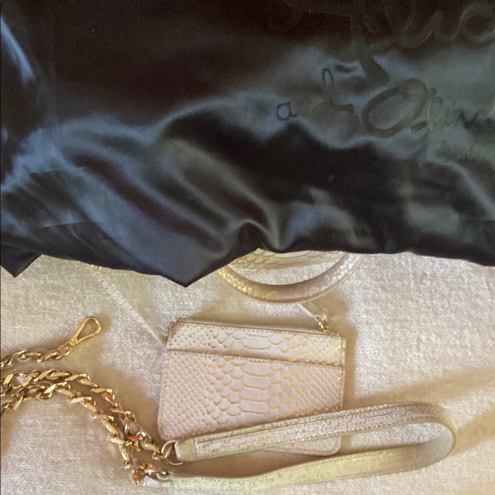 Alice & Olivia Elegant Snake-Embossed Handbag chain strap, coin bag & dust bag - Picture 10 of 15